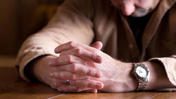 吃完饭后感觉心慌气短胸闷可能是什么原因