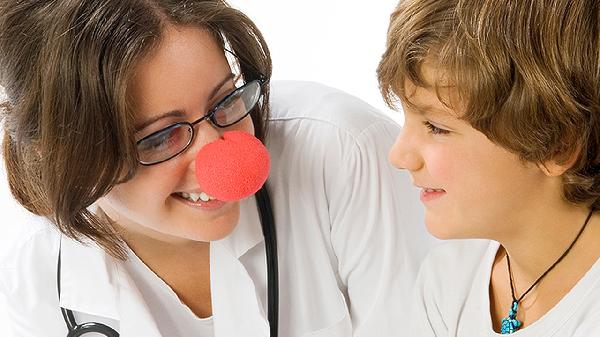 小孩出现脑炎有哪些表现及如何处理