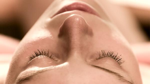 肥皂洗脸能变白吗真相来了