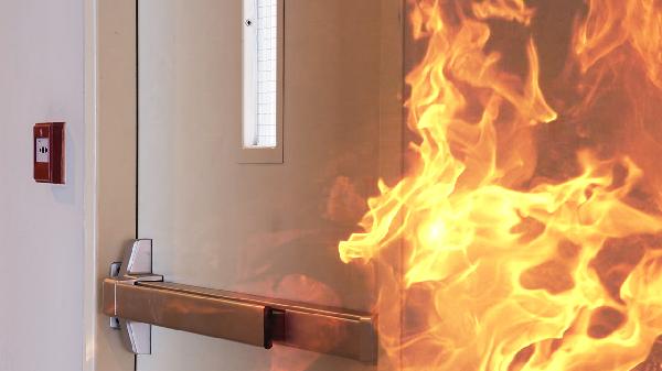 突然晕倒抽搐怎么快速处理和急救方法