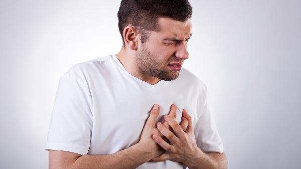 自发性气胸有哪些常见症状和体征