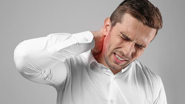 后脖颈痛还牵扯筋疼怎么缓解