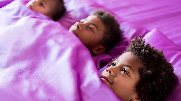 5个月宝宝睡觉总惊醒怎么回事