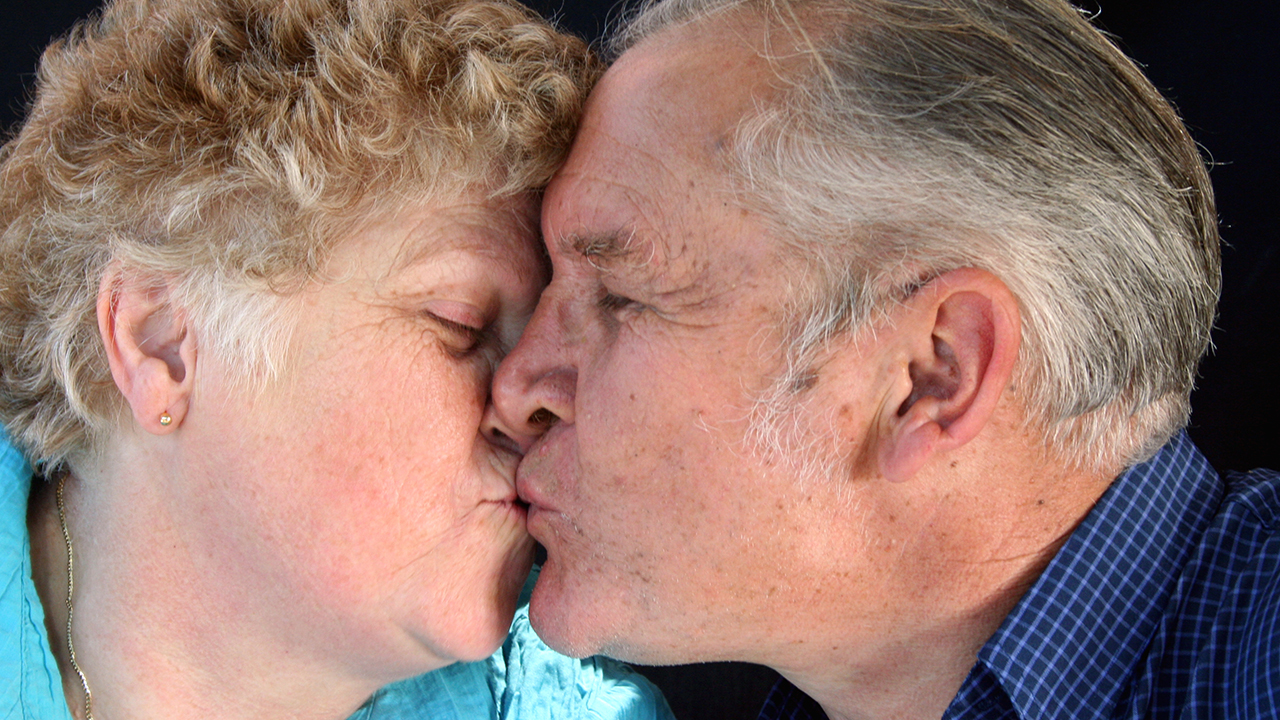 性高潮会引发口臭吗？性高潮治疗能缓解打嗝吗？