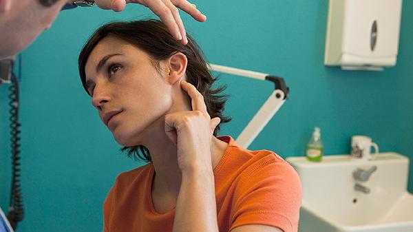 耳鸣乏力总犯困是怎么回事