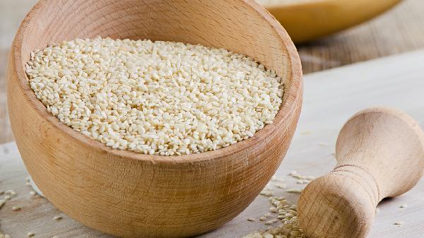 哪些美食能改善皮肤发黄问题