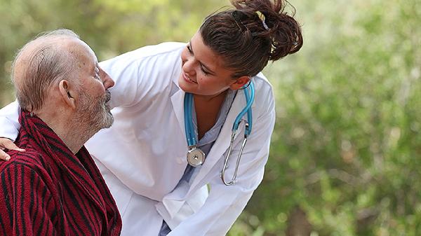 脑梗塞会咬到自己的舌头吗