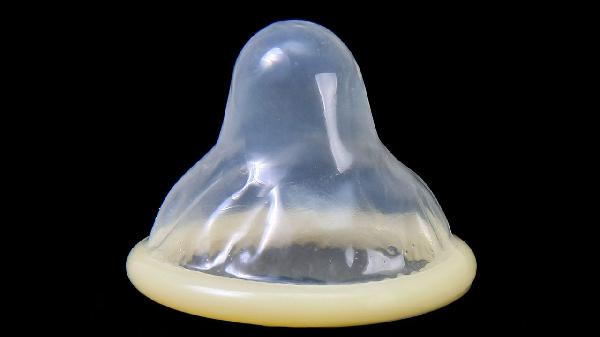 正确使用避孕套的技巧与方法